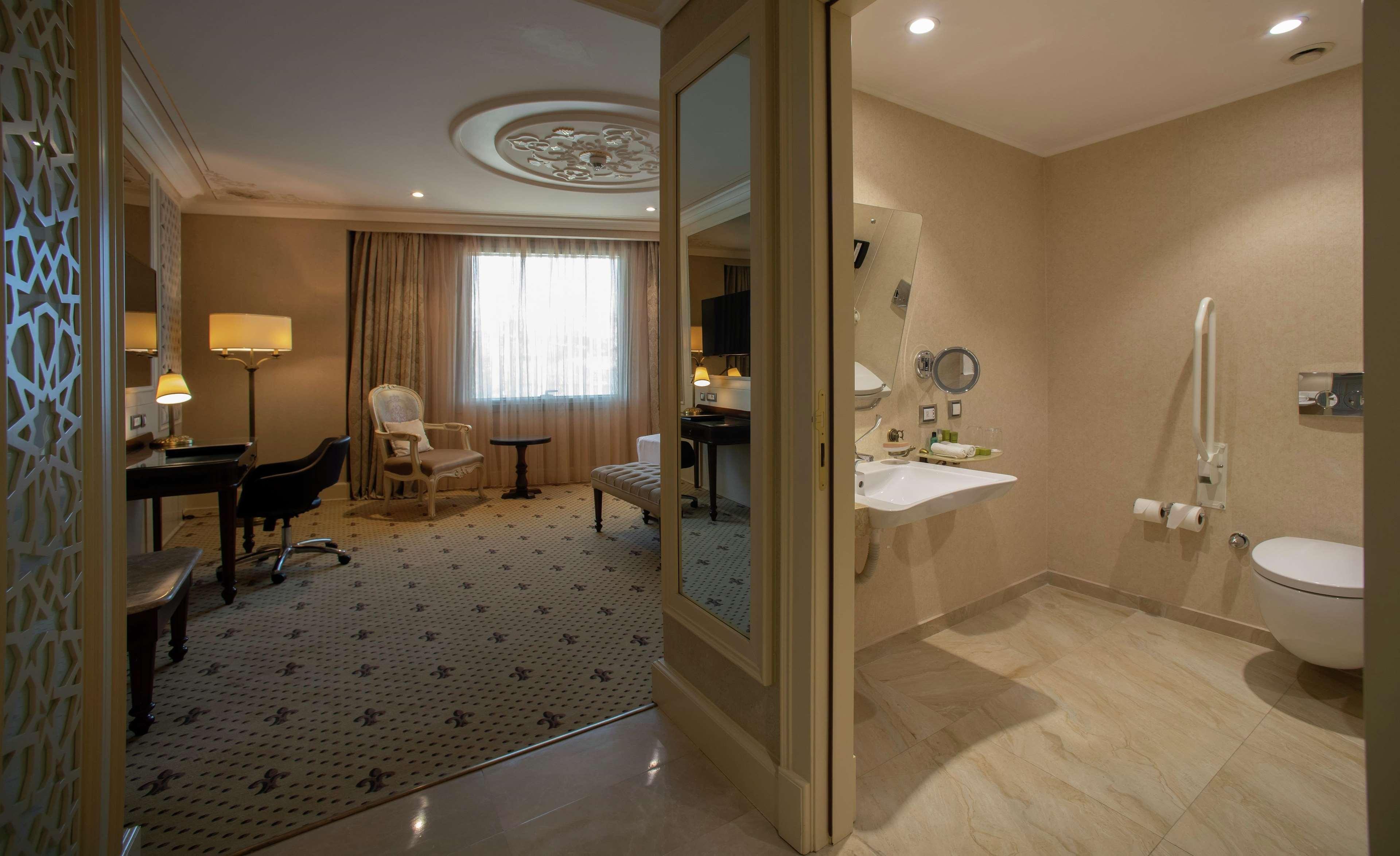 Doubletree By Hilton Gaziantep Hotel Buitenkant foto